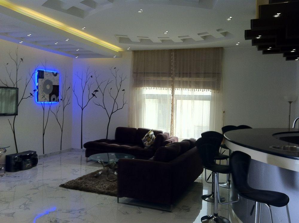 รอยัล เรสซิเดนซ์ โฮเทล อพาร์ตเมนต์ Hotel อุมม์อัลไกไวน์ ภายนอก รูปภาพ