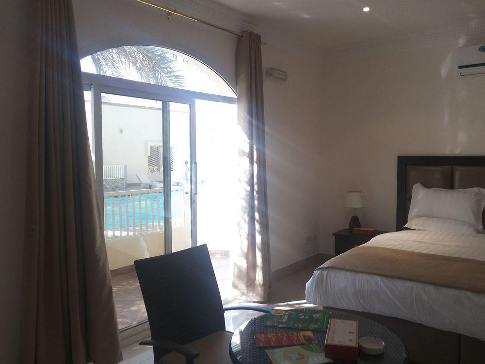 รอยัล เรสซิเดนซ์ โฮเทล อพาร์ตเมนต์ Hotel อุมม์อัลไกไวน์ ภายนอก รูปภาพ