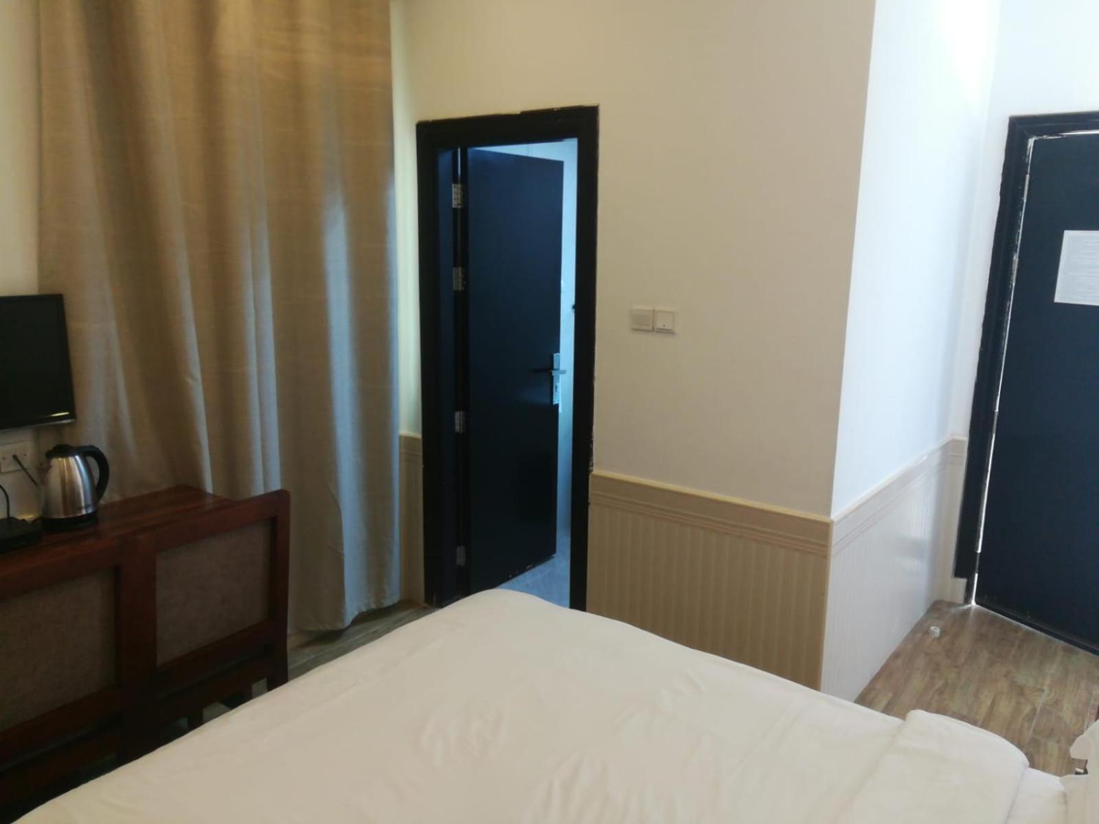 รอยัล เรสซิเดนซ์ โฮเทล อพาร์ตเมนต์ Hotel อุมม์อัลไกไวน์ ภายนอก รูปภาพ