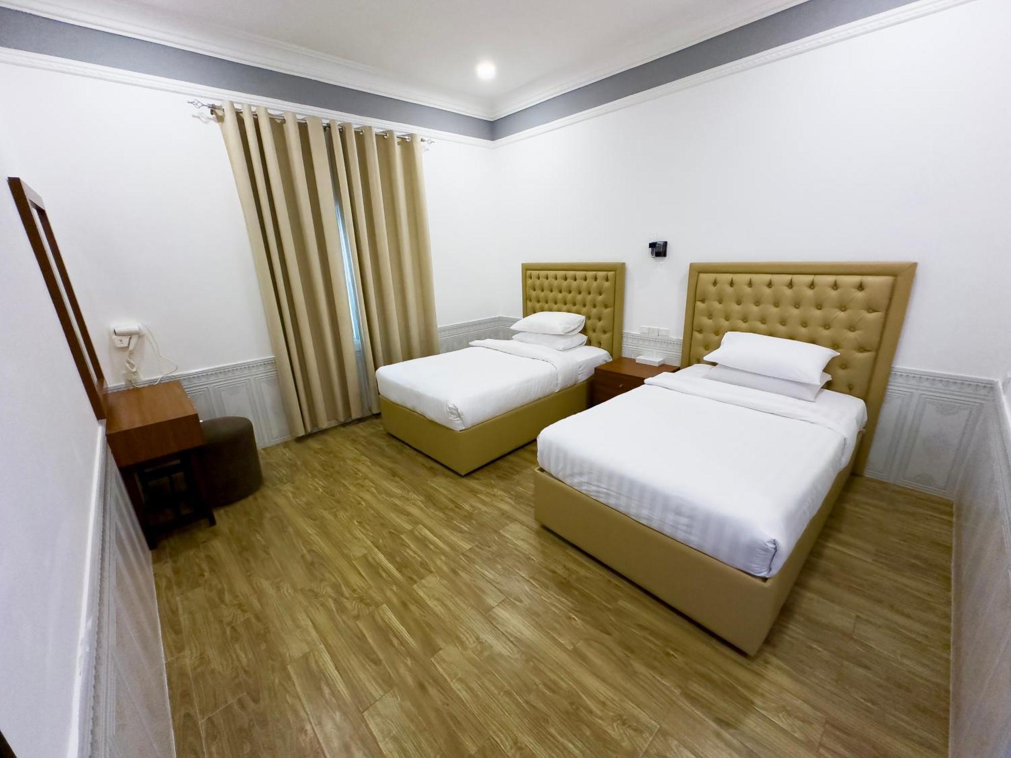 รอยัล เรสซิเดนซ์ โฮเทล อพาร์ตเมนต์ Hotel อุมม์อัลไกไวน์ ภายนอก รูปภาพ