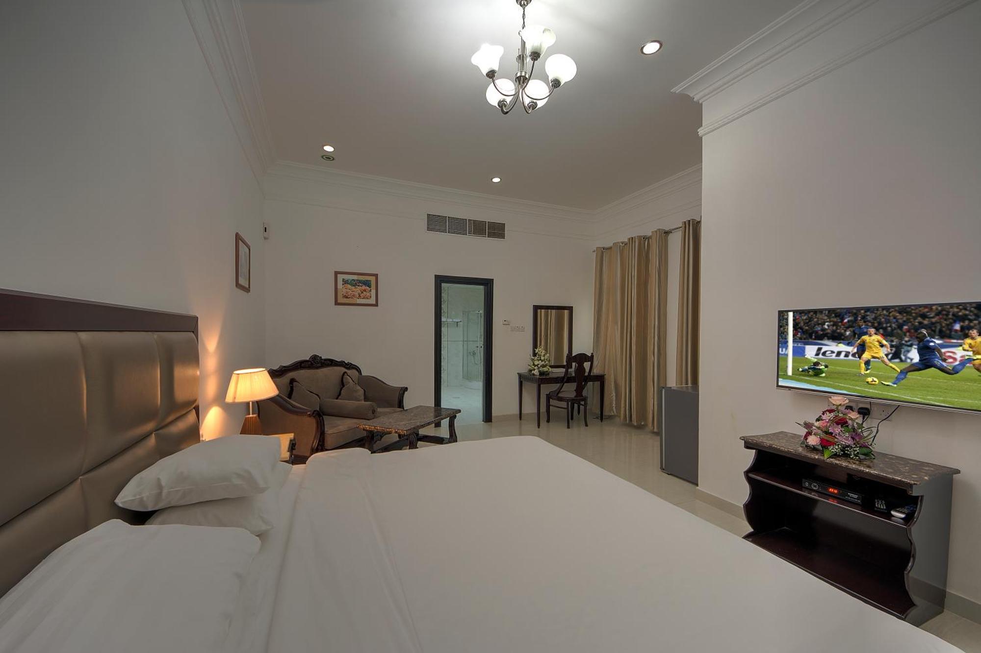 รอยัล เรสซิเดนซ์ โฮเทล อพาร์ตเมนต์ Hotel อุมม์อัลไกไวน์ ภายนอก รูปภาพ