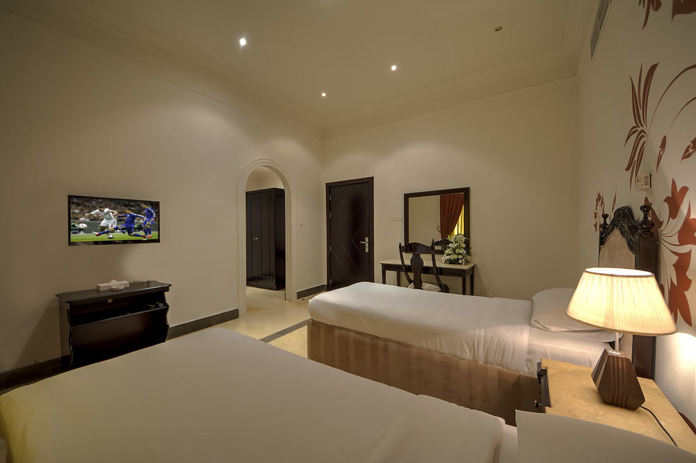 รอยัล เรสซิเดนซ์ โฮเทล อพาร์ตเมนต์ Hotel อุมม์อัลไกไวน์ ภายนอก รูปภาพ