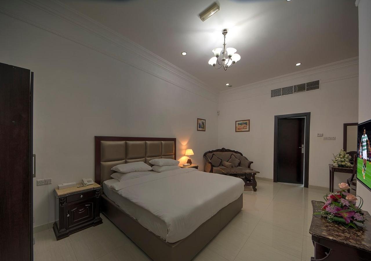 รอยัล เรสซิเดนซ์ โฮเทล อพาร์ตเมนต์ Hotel อุมม์อัลไกไวน์ ภายนอก รูปภาพ